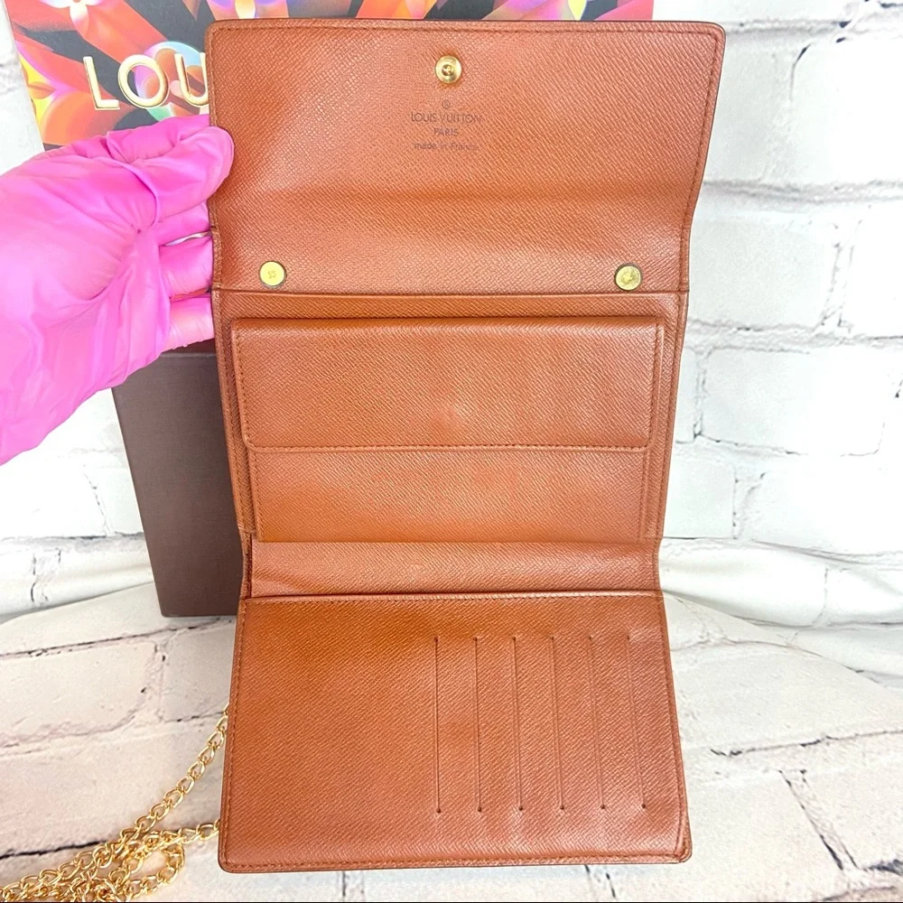 Louis Vuitton Etui Papiers Wallet Crossbody with charm - Picture 4 of 16